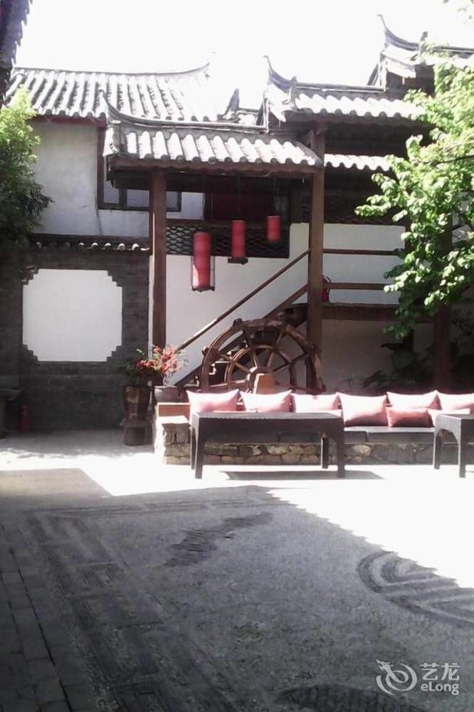 Lijiang Merry Inn Eksteriør billede